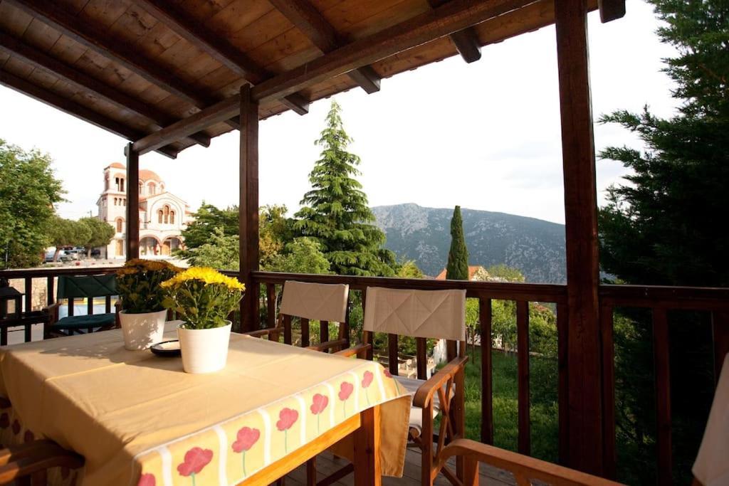 House In Delphi Exterior foto